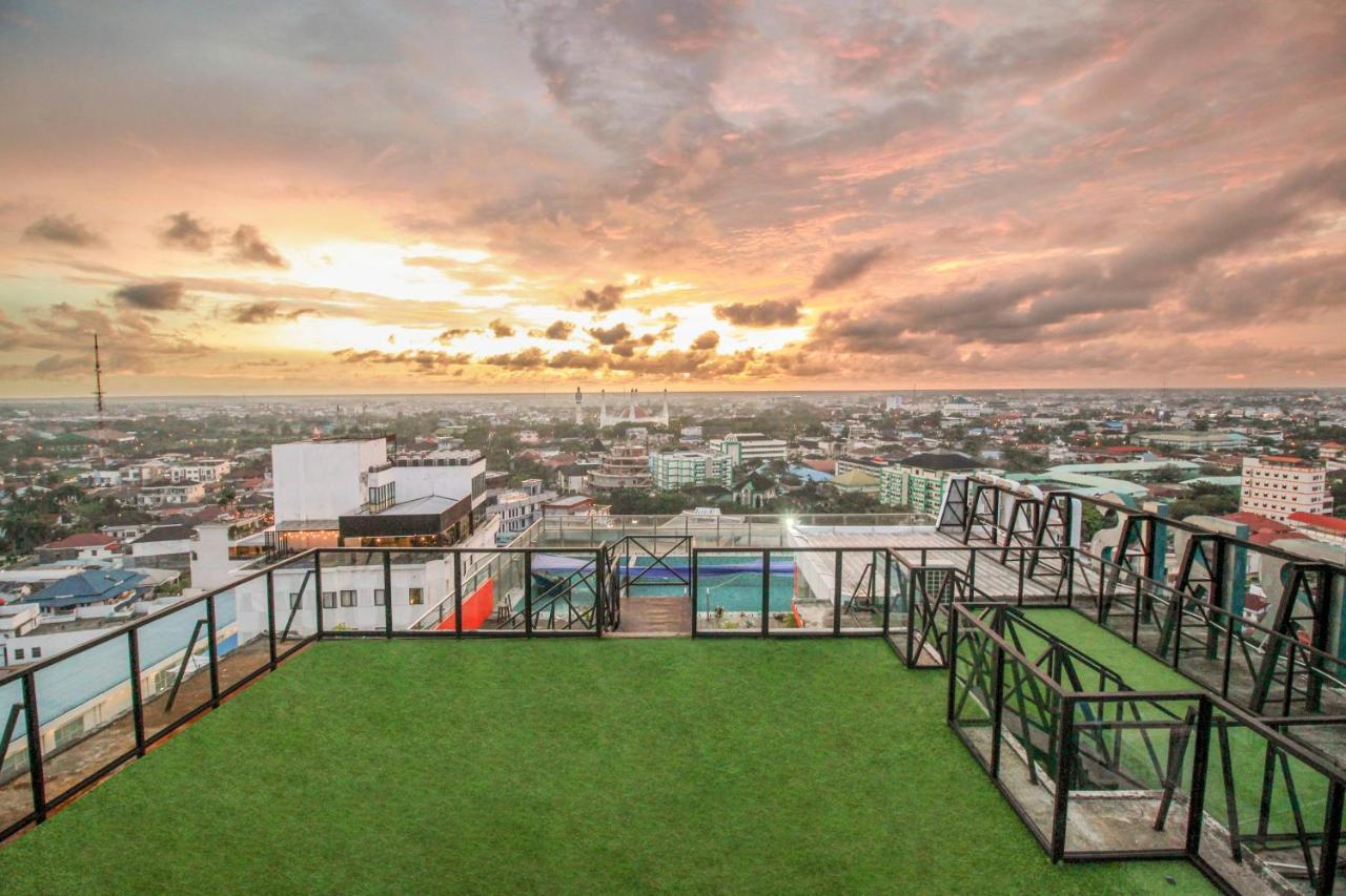 Harris Hotel Pontianak Exteriér fotografie