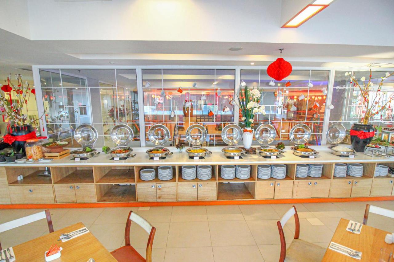 Harris Hotel Pontianak Exteriér fotografie
